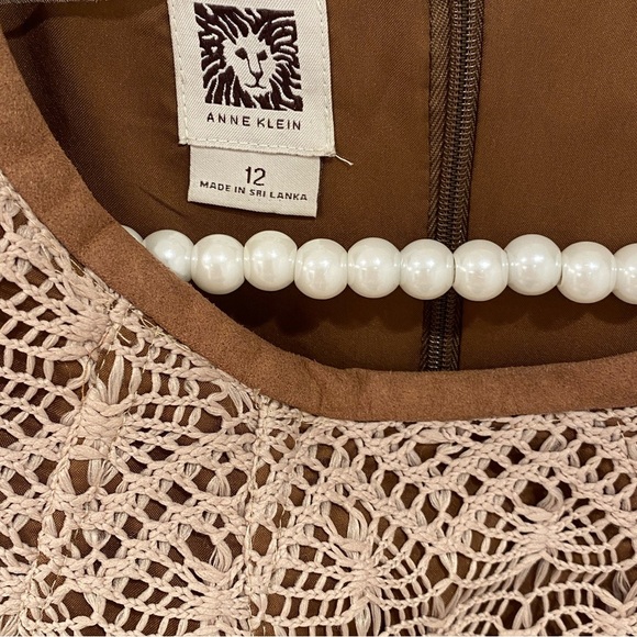Anne Klein Tan Crocheted Sheath size 12 NWOT - Picture 4 of 5